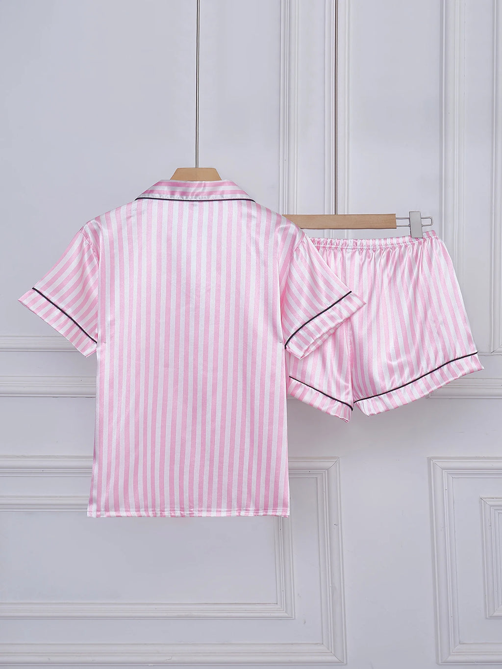 Pyjama satin rayé poche brodée — ensemble short