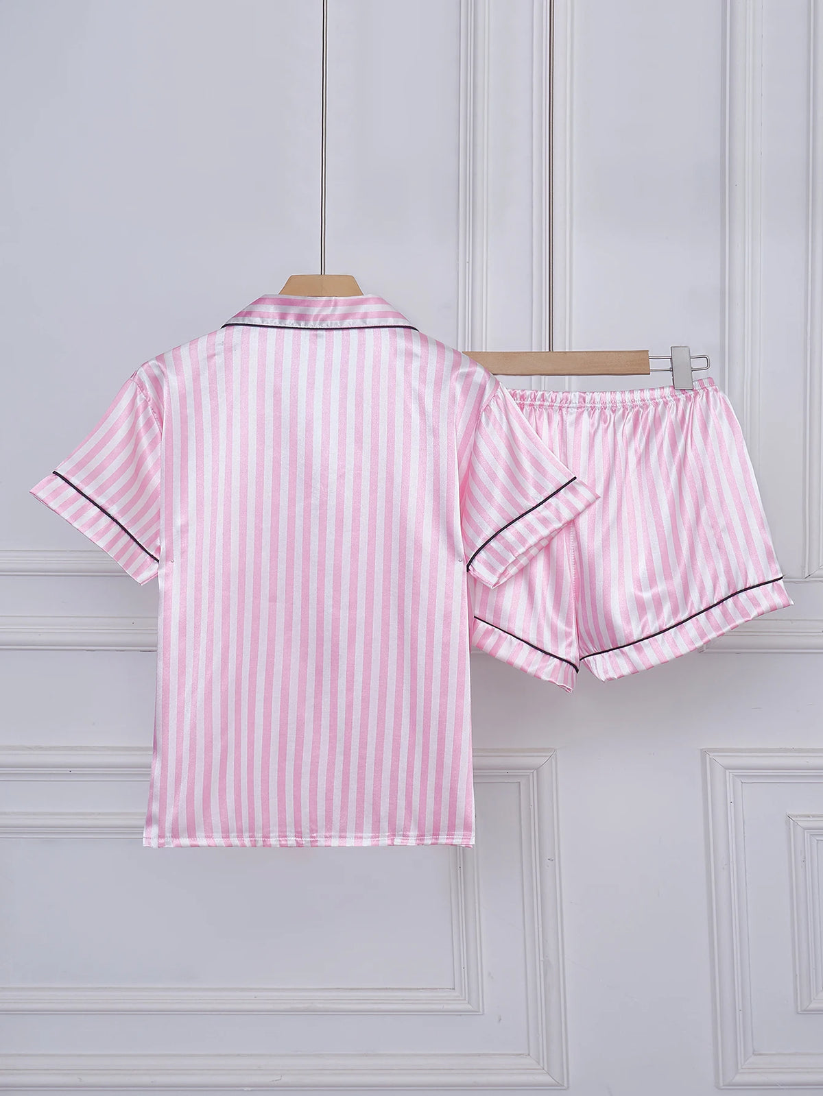 Pyjama satin rayé poche brodée — ensemble short