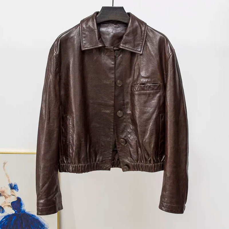 Veste en peau d'agneau véritable — col carré, finition cirée
