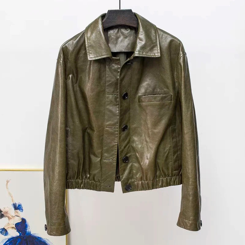 Veste en peau d'agneau véritable — col carré, finition cirée