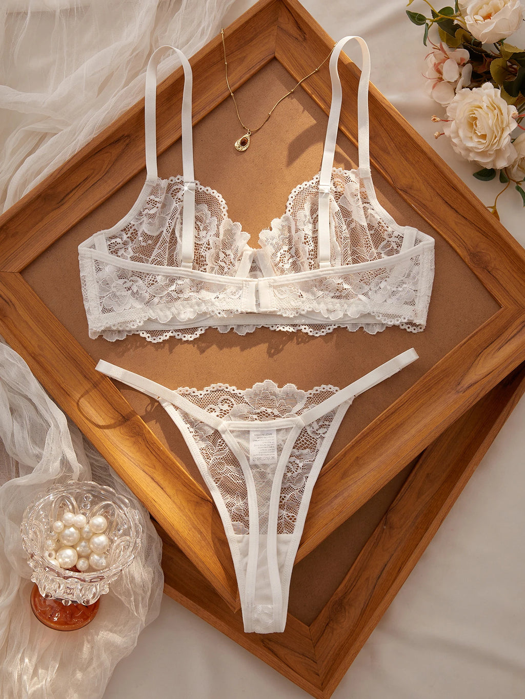 Ensemble lingerie dentelle florale — 2 pièces