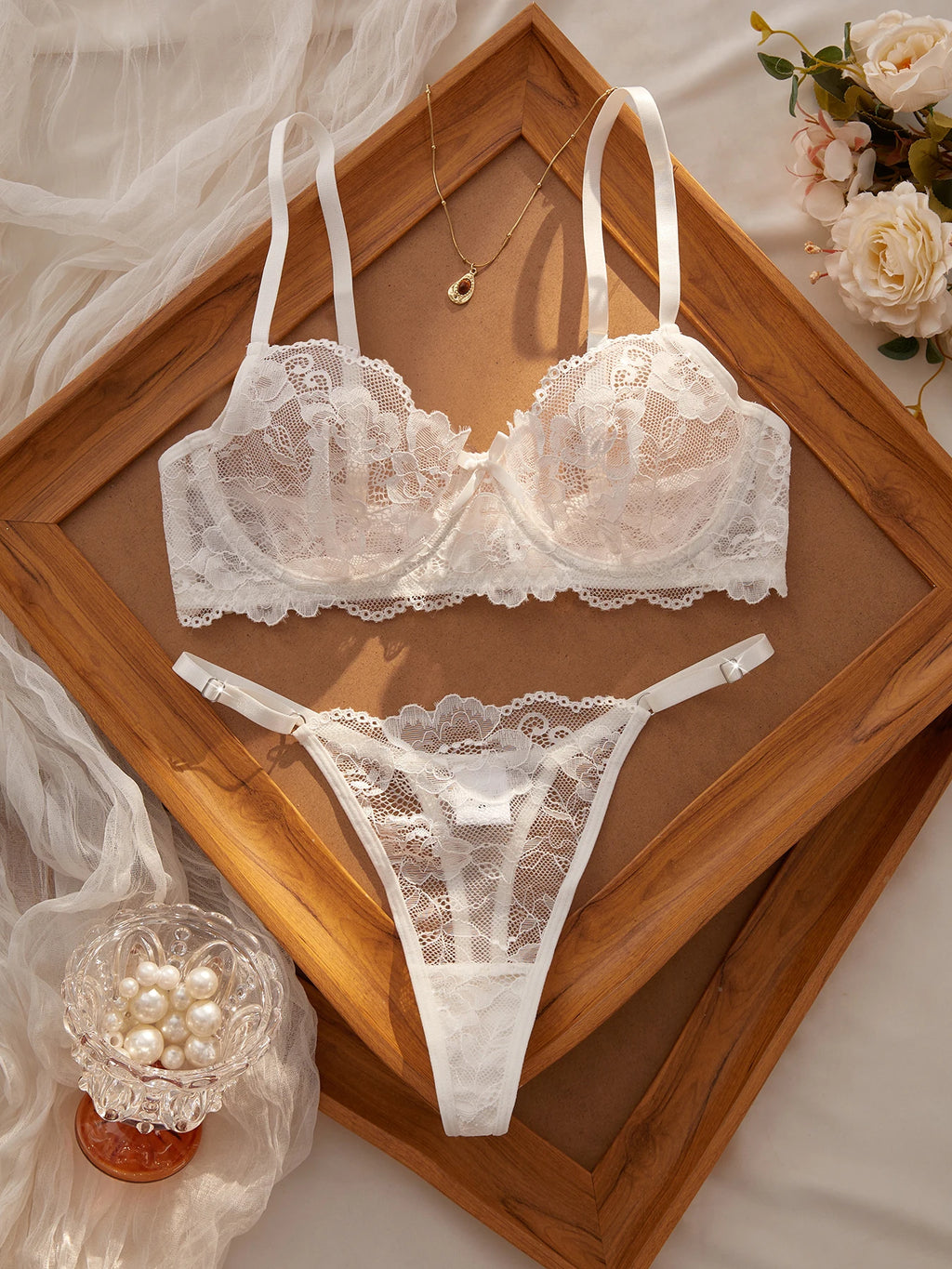 Ensemble lingerie dentelle florale — 2 pièces